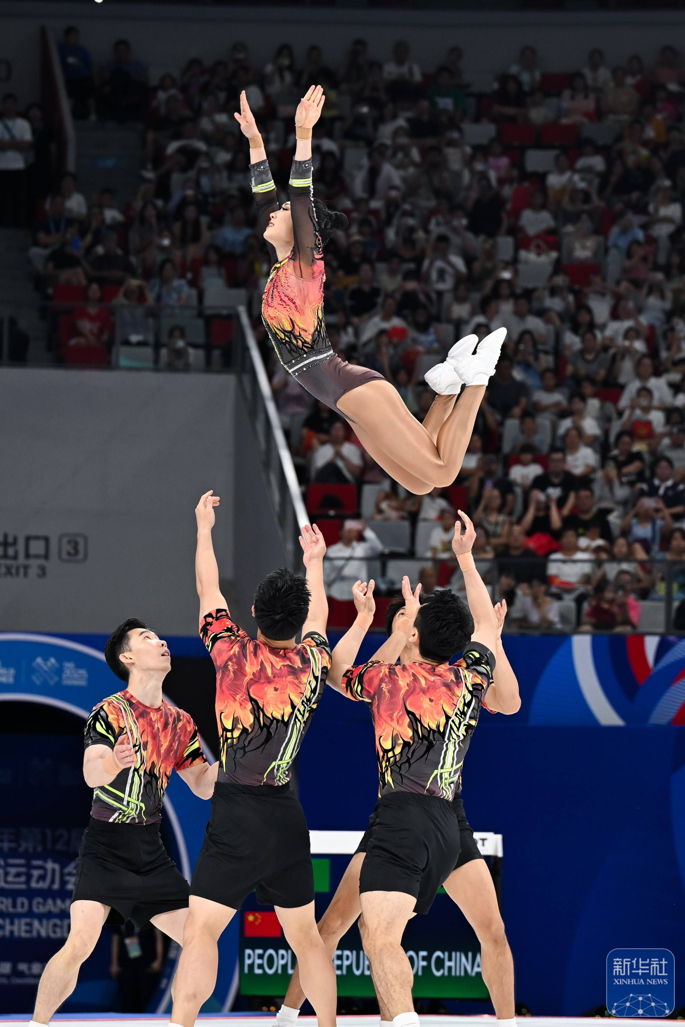 体操总决赛即将打响,冠军归属成谜 体操总决赛即将打响,冠军归属成谜