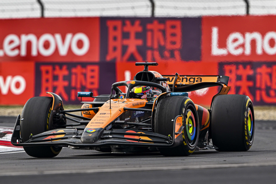 索伯车队碾压梅赛德斯，皮亚斯特里点燃赛场