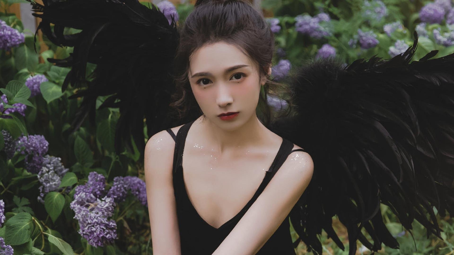 红牛绝地逆转,塞恩斯破纪录,一场逆转与传奇交织的F1战役