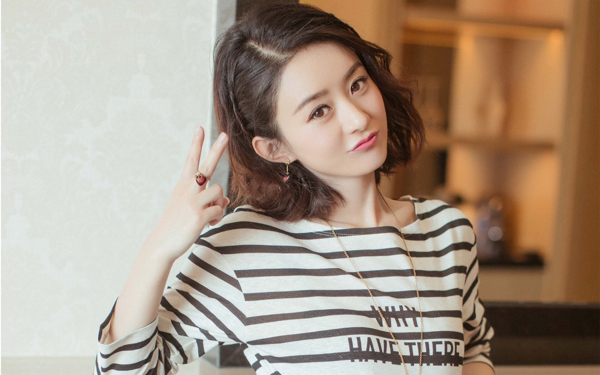 爱游戏入口-跨界巅峰对决，篮网vs广东，伦纳德统治全场