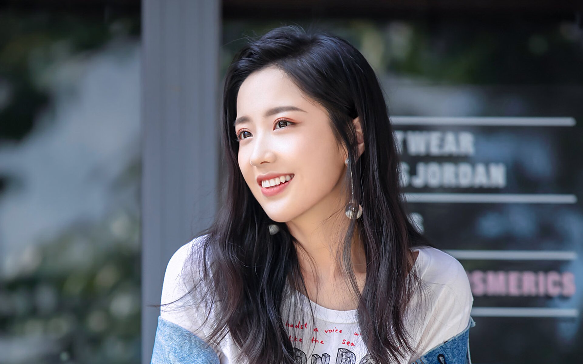 赛道活塞与篮下活塞，当F1引擎轰鸣撞碎步行者铁壁